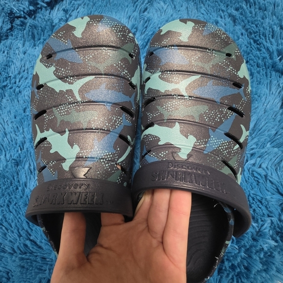 Discovery Shark Week Rugged Clog Style Sandals Size 6 Mens - Picture 5 of 6